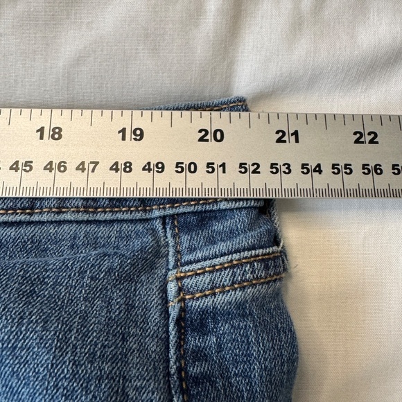 Old Navy Denim Women's 18 Short Curvy Straight Blue Jeans Summer Festival Casual - Picture 9 of 12